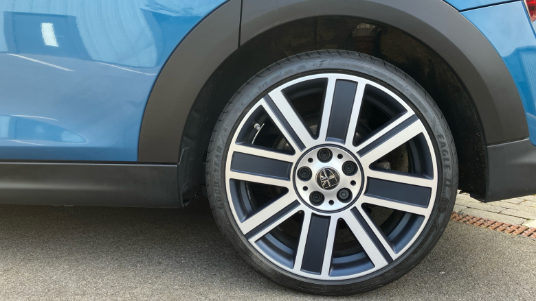 MINI Hatchback 1.5 Cooper Exclusive Premium Plus 5dr Auto Petrol Hatchback